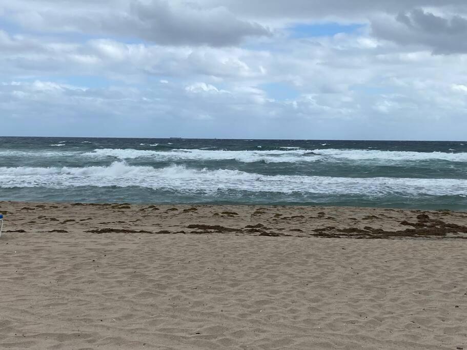 Spacious Home Near Downtown & The Beach 德尔雷比奇 外观 照片