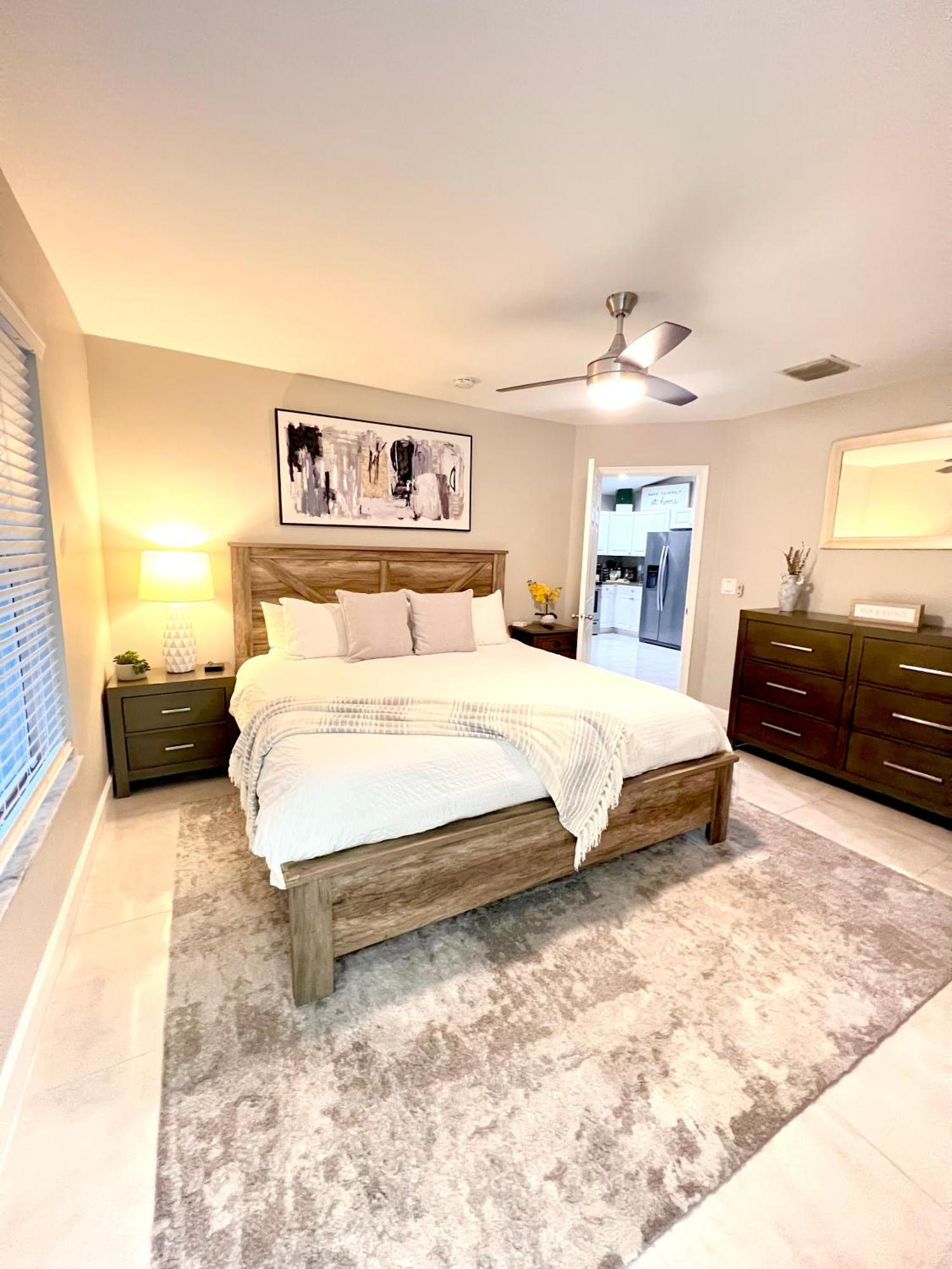 Spacious Home Near Downtown & The Beach 德尔雷比奇 外观 照片