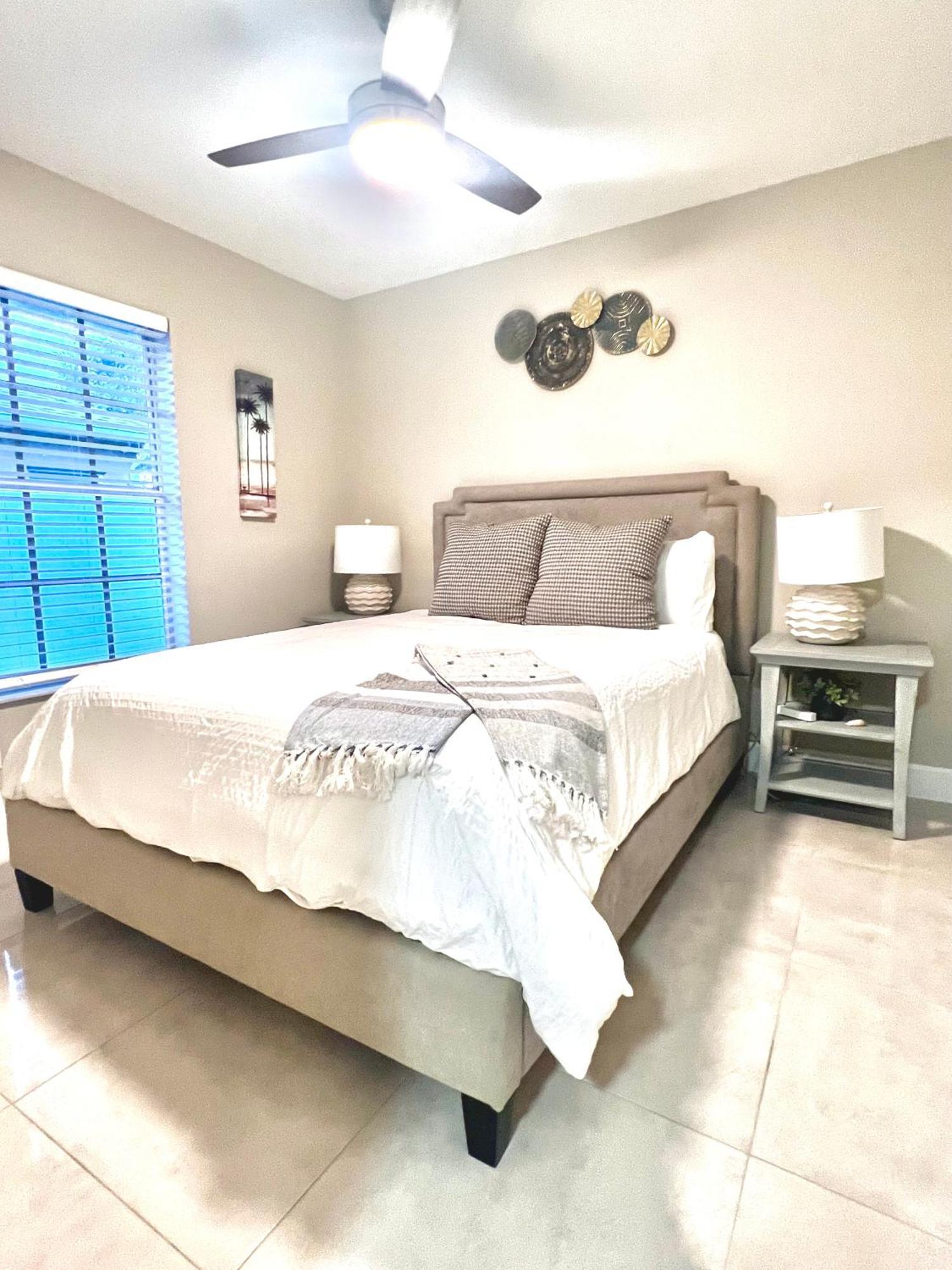 Spacious Home Near Downtown & The Beach 德尔雷比奇 外观 照片
